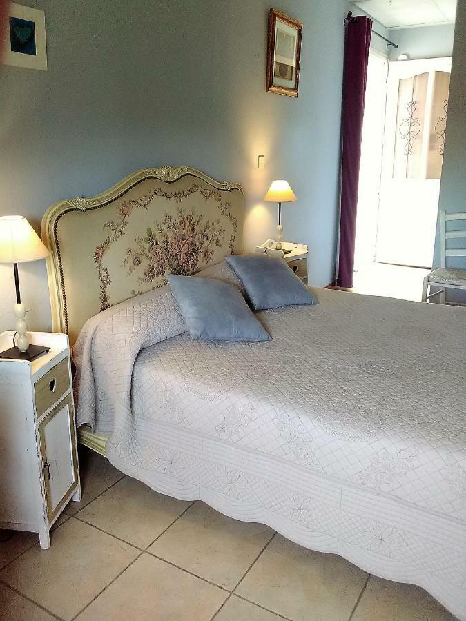 Chambre 1 PEYROUTAS Vignonet St Emilion Extérieur photo